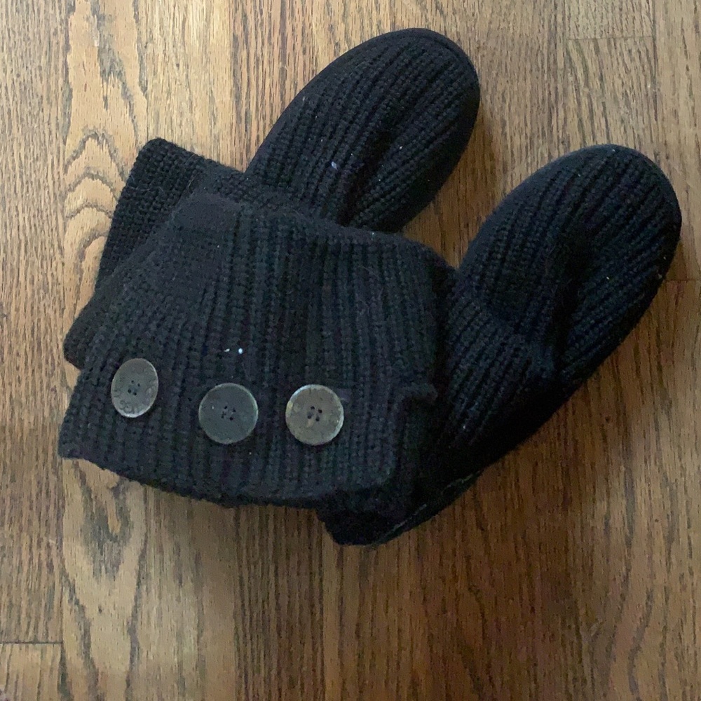 black sweater uggs